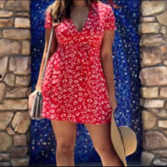 ✨ Garden Explorer Red Floral Print Mini Dress✨ - Picture 11 of 12